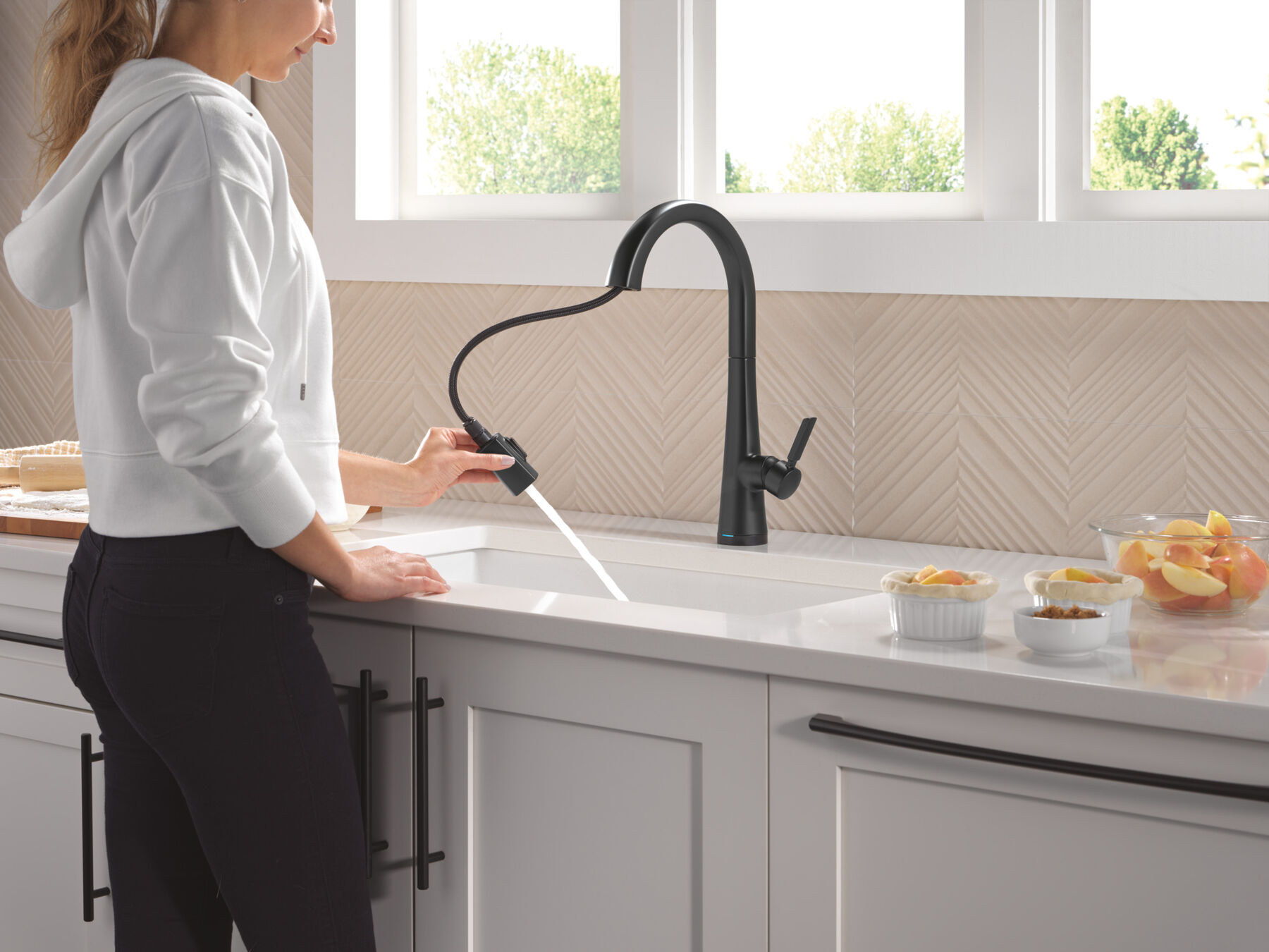 Touch<sub>2</sub>O® Technology Kitchen Faucet with Touchless Technology, image 3